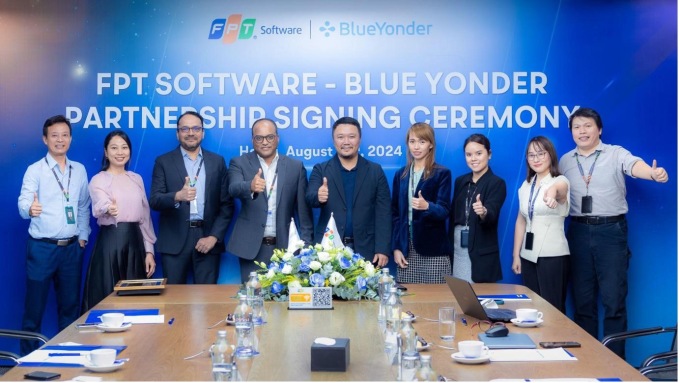 Lễ ký kết biên bản hợp tác có sự tham dự của đại diện FPT Software và Blue Yonder. Ảnh: FPT Software