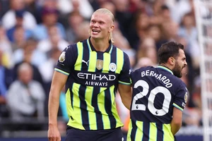 Haaland lập hat-trick, Man City đè bẹp West Ham